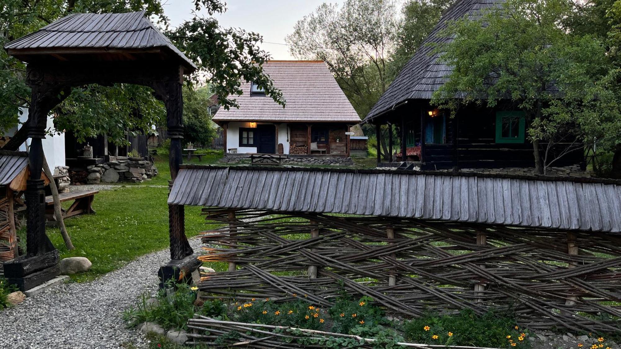 Breb The Village Pension מראה חיצוני תמונה